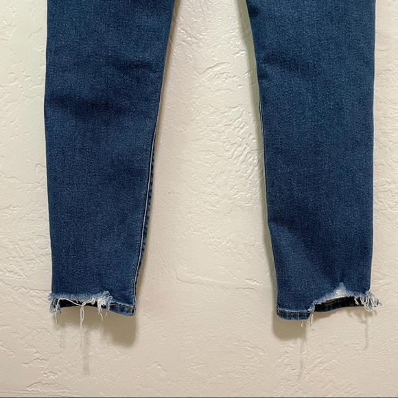 American Eagle High Rise Distressed Mom Jeans - 2 - Picture 14 of 16